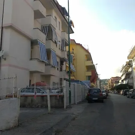 Trilocale A 800 Metri Dal Mare * Scalea